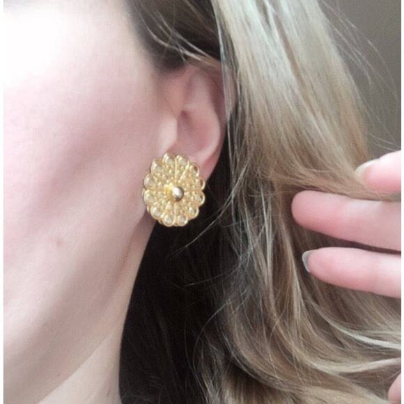 Vintage gold and iridescent round clip on earrings - Picture 6 of 8